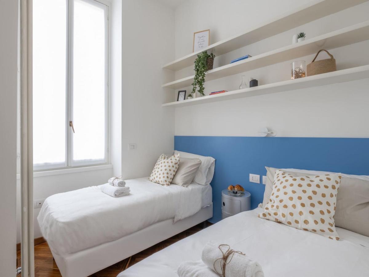 The Best Rent - Gorgeous Two-Bedroom Apartment In Porta Nuova District Milan Bagian luar foto